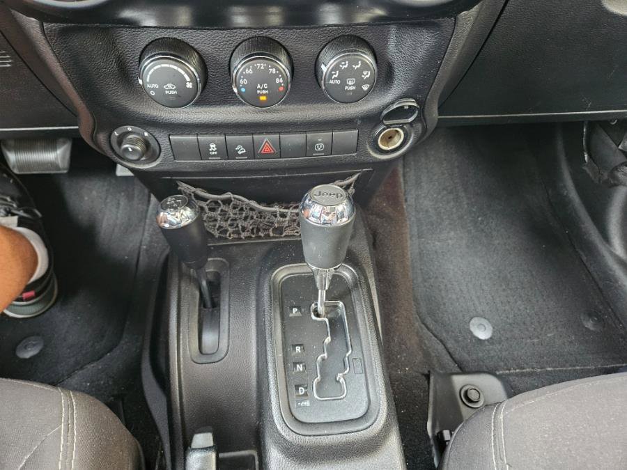 Used 2014 Jeep Wrangler Unlimited Sahara w/ Dual Top Group image 15