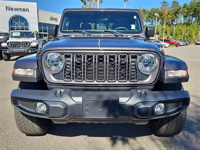Used 2024 Jeep Gladiator Sport image 2