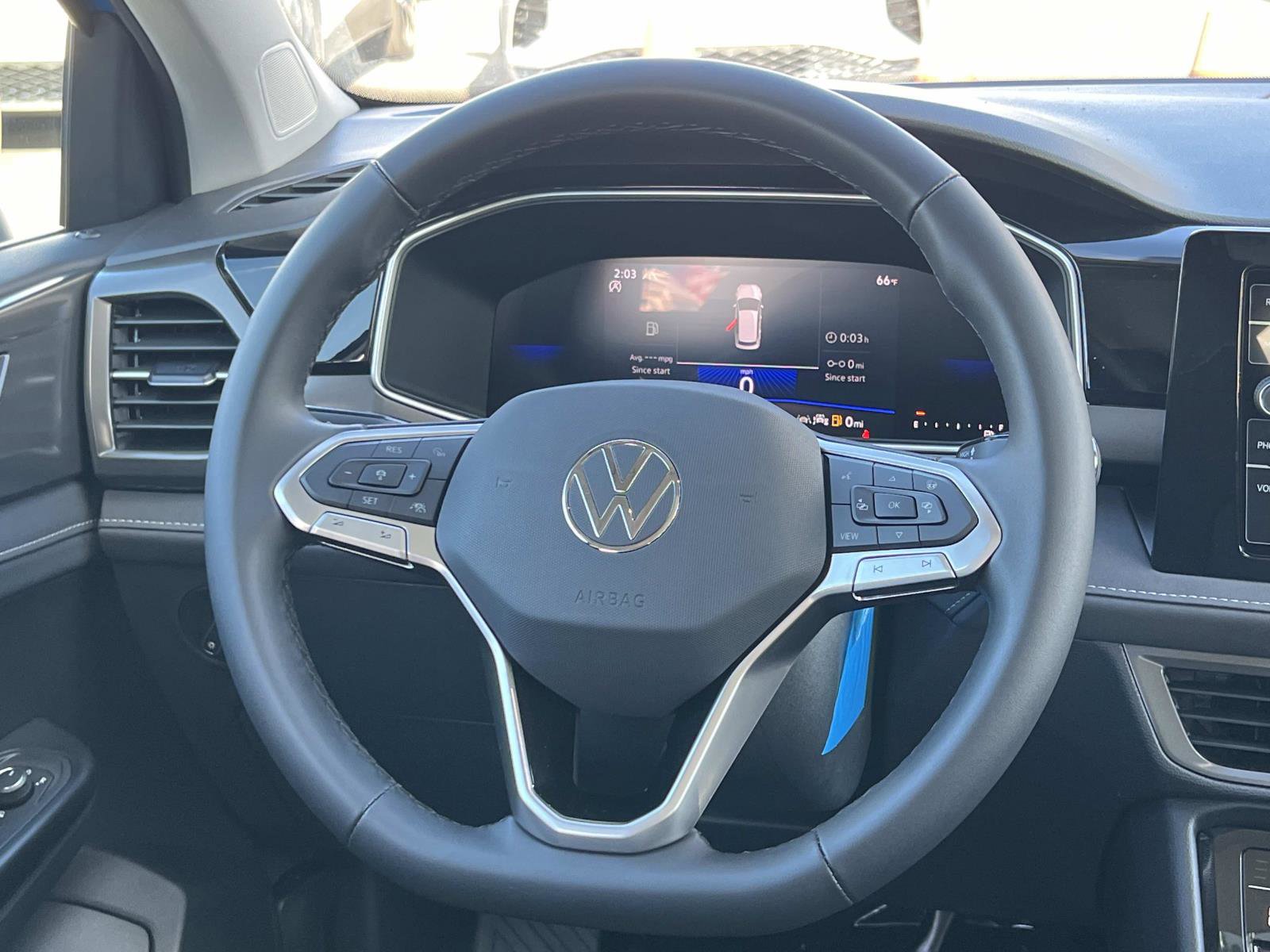 New 2026 Volkswagen Taos SE image 8