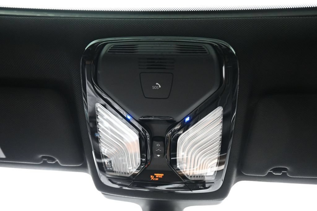 Used 2018 BMW 530i xDrive AWD/4WD image 25