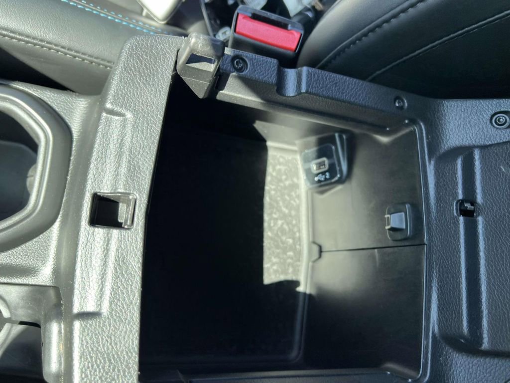 Used 2025 Jeep Wrangler Unlimited Rubicon 4xe w/ Technology Group image 37