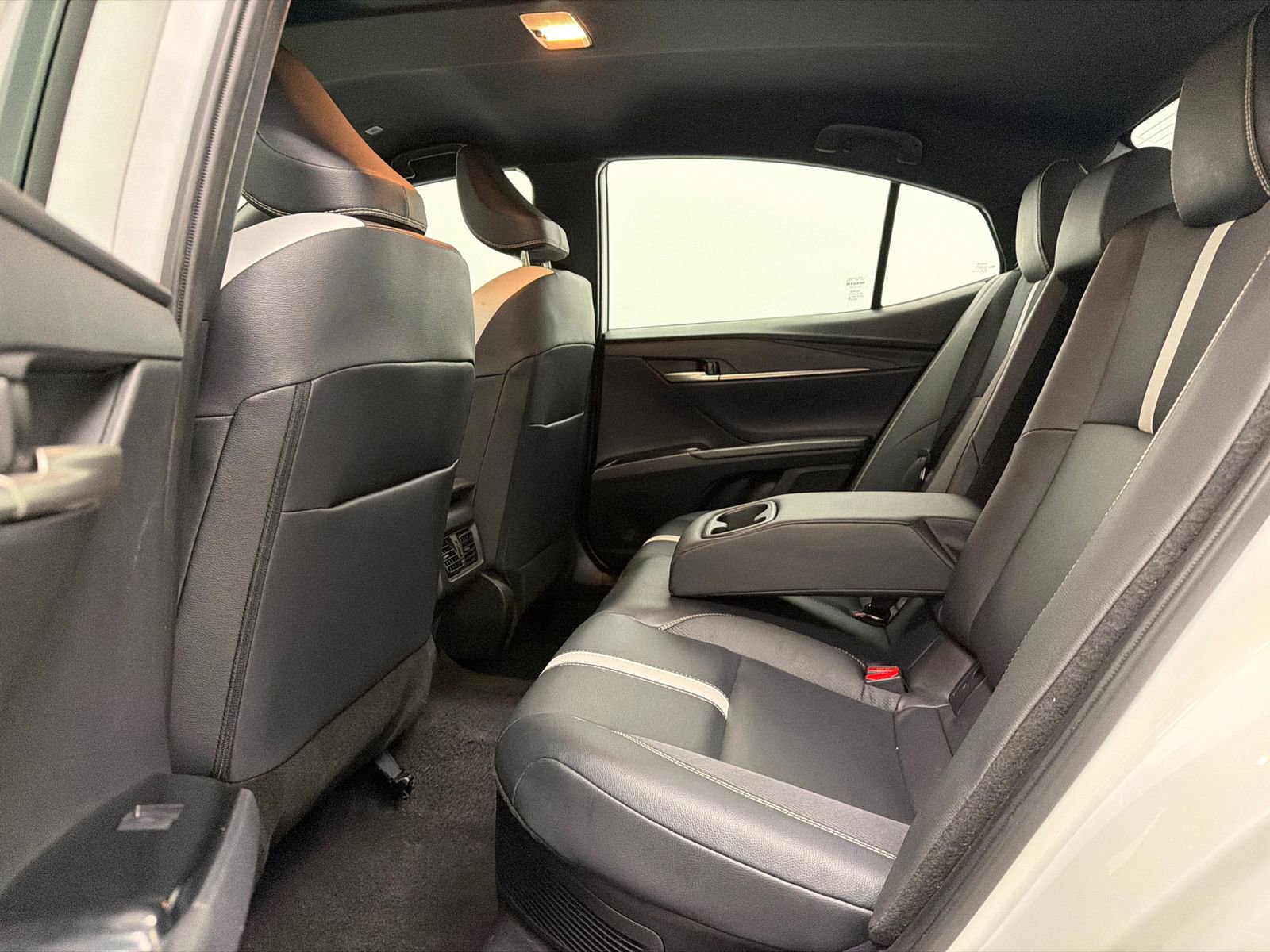 Used 2025 Toyota Camry SE image 15