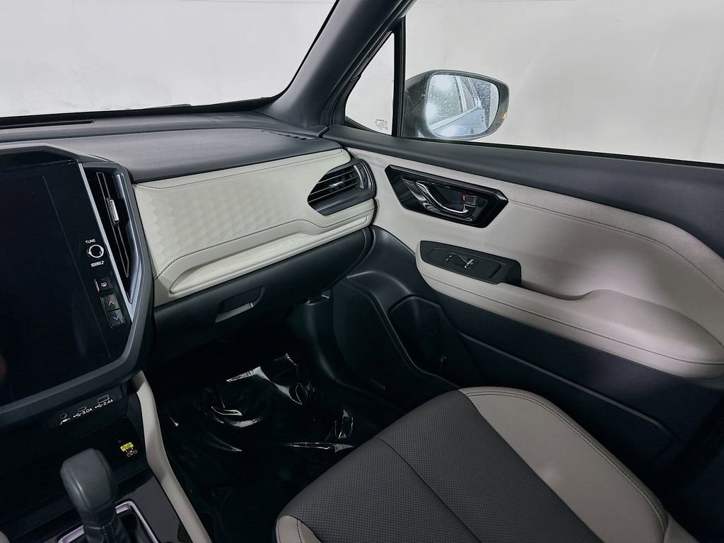 Certified 2025 Subaru Forester Limited image 32