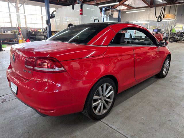 Used 2015 Volkswagen Eos Komfort FWD image 4