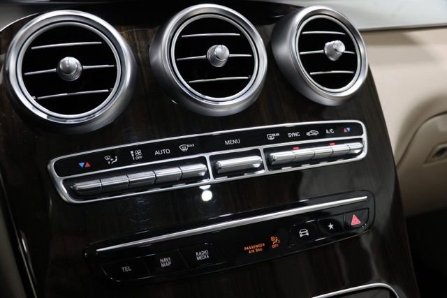 Used 2020 Mercedes-Benz GLC 300 4MATIC image 26