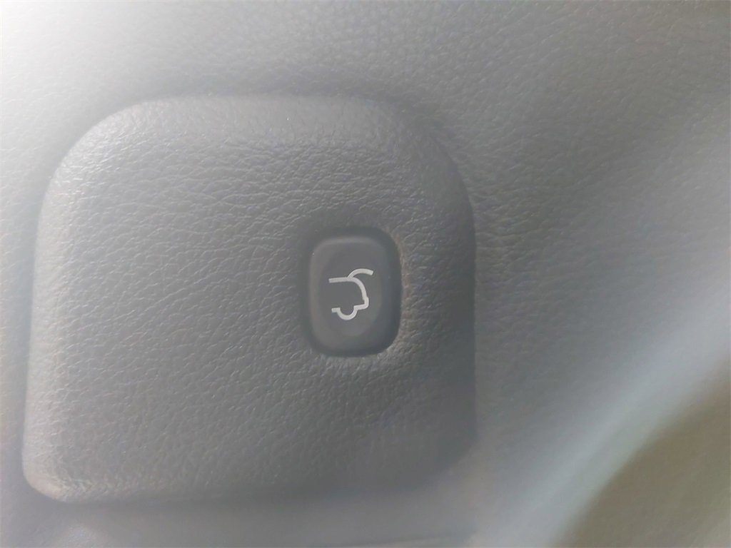 Used 2019 Jeep Grand Cherokee Laredo image 17