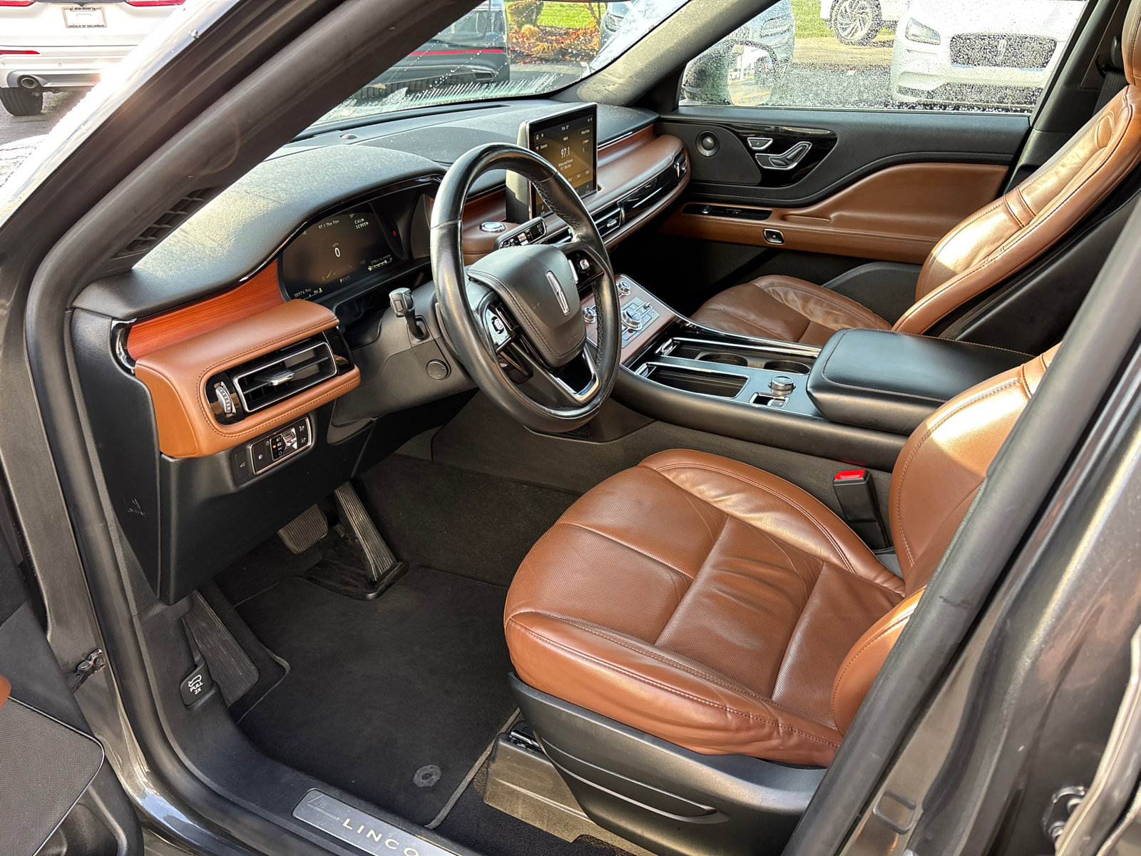 Used 2020 Lincoln Aviator Reserve image 24