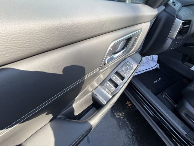 New 2026 Nissan Rogue Platinum w/ Platinum Premium Package image 13