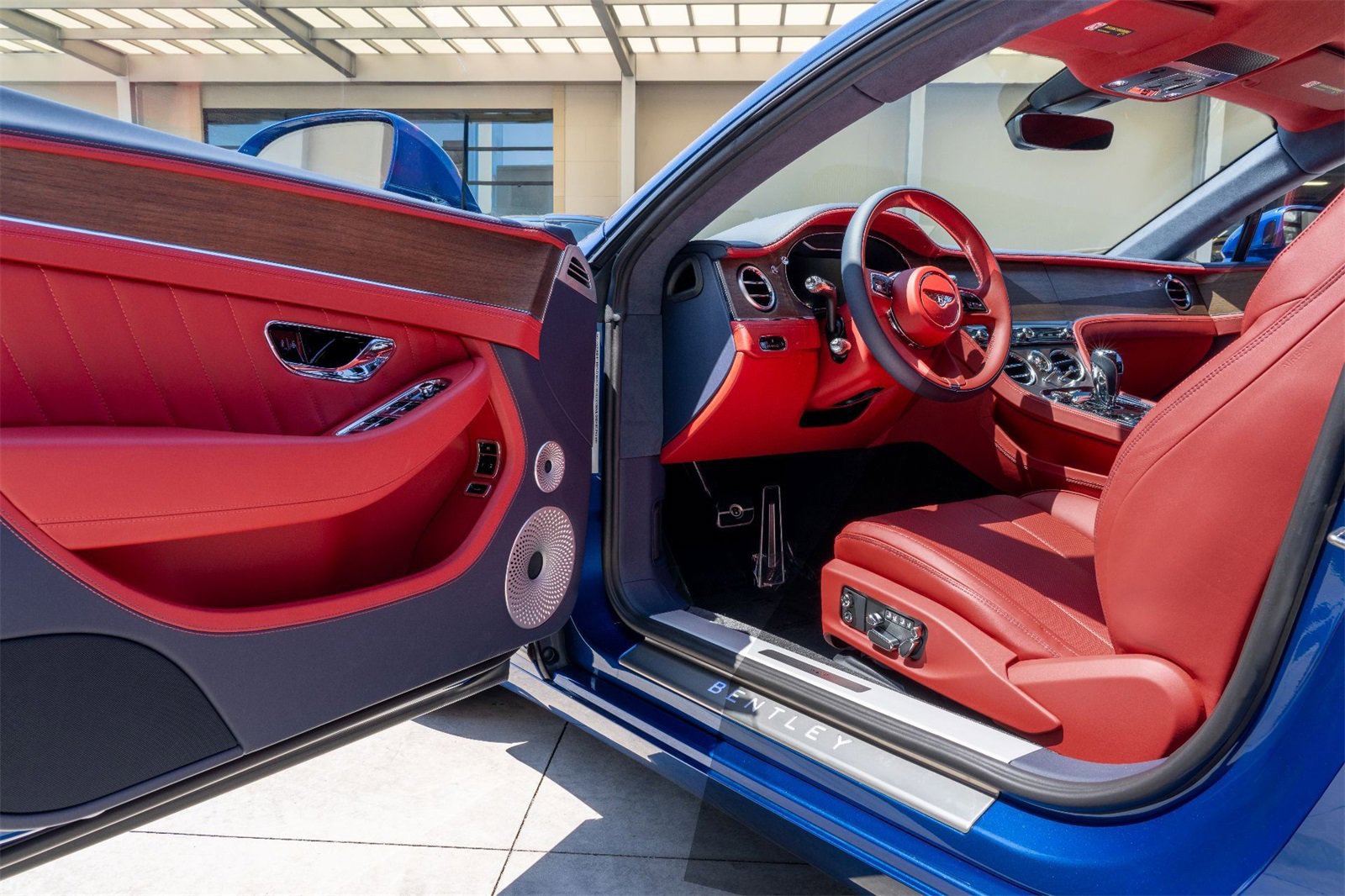 Used 2024 Bentley Continental GT V8 image 3