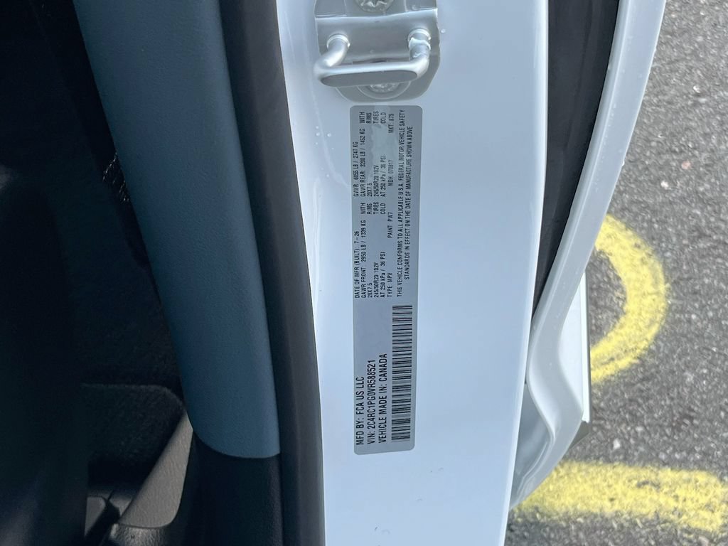 New 2027 Chrysler Pacifica Pinnacle w/ Theater Group FWD image 32
