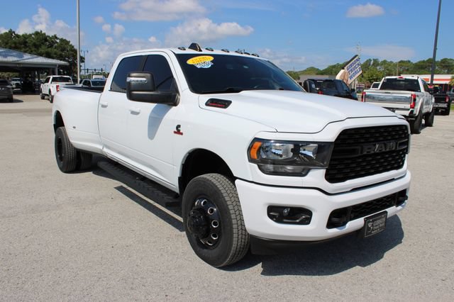 Used 2024 RAM 3500 Big Horn w/ Night Edition AWD/4WD image 15