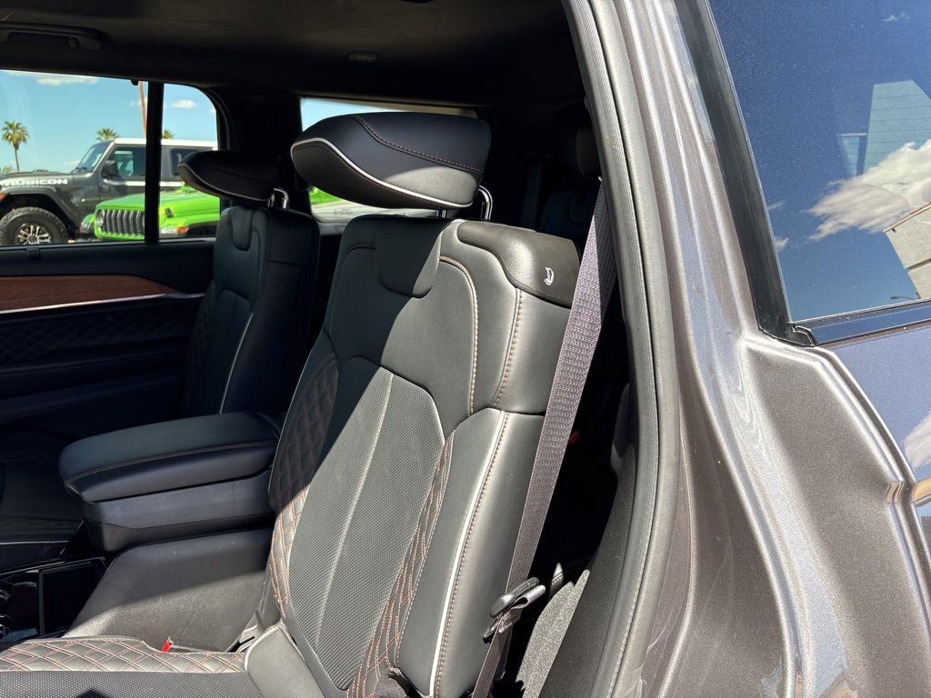 Used 2023 Jeep Grand Cherokee L Summit AWD/4WD image 18
