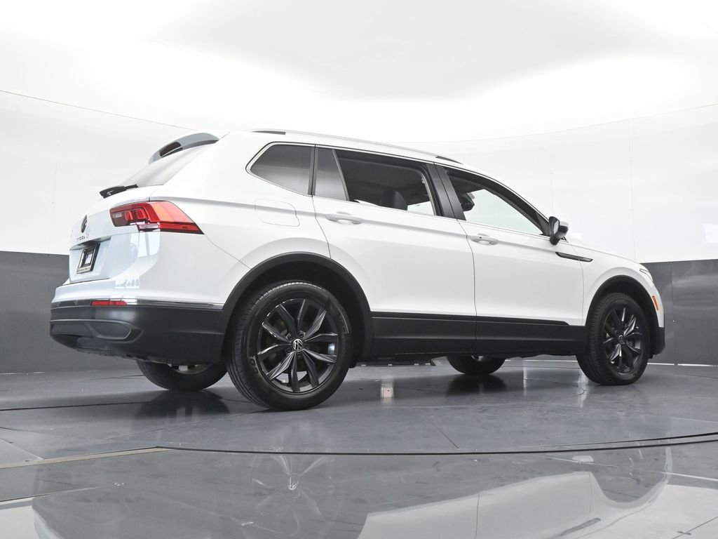 Used 2024 Volkswagen Tiguan SE FWD image 58