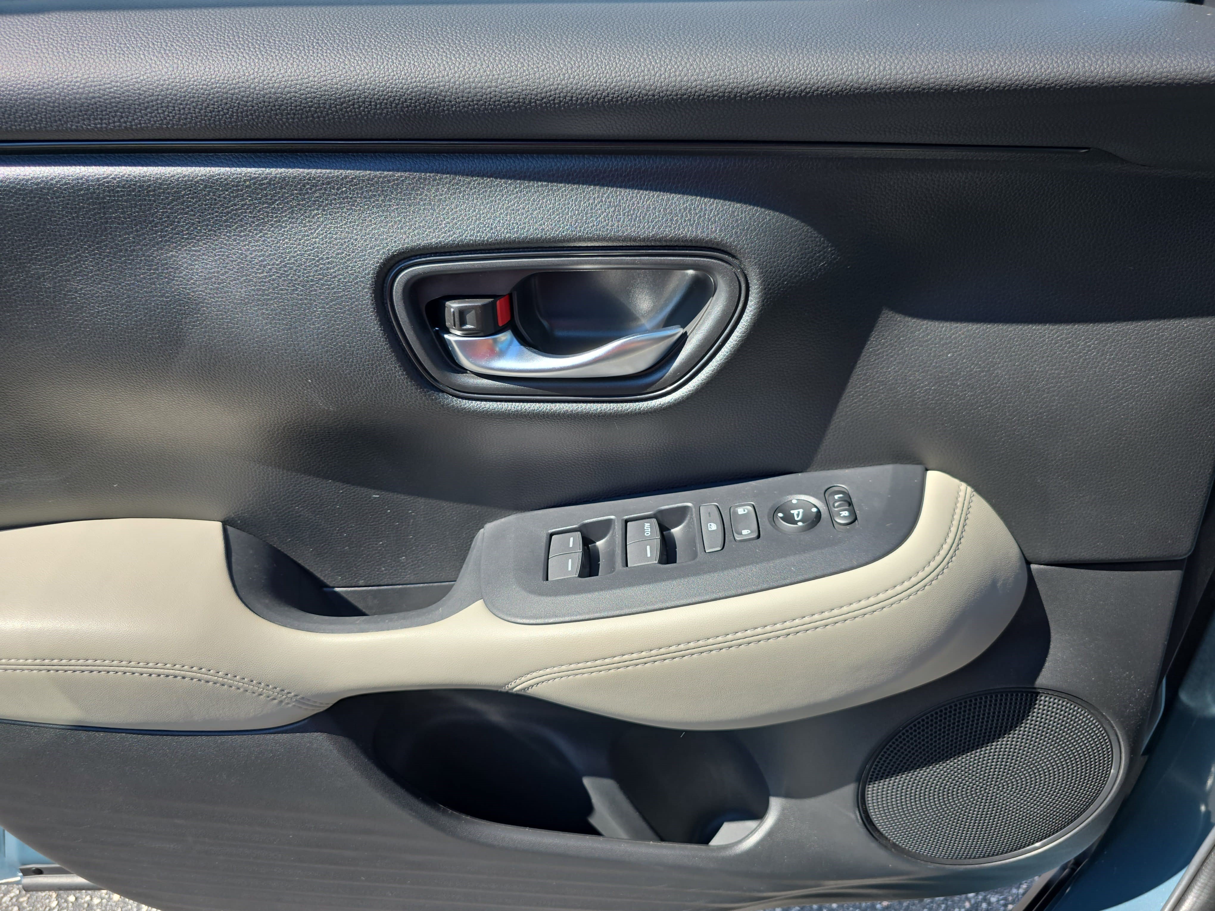 Certified 2025 Honda HR-V LX image 25