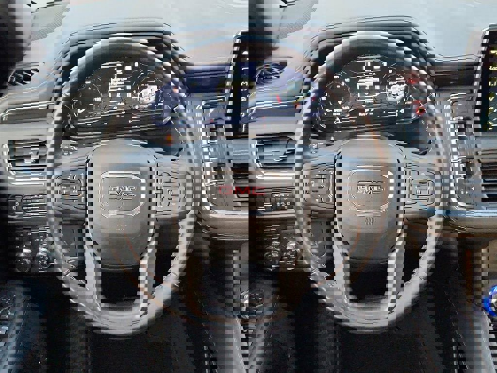 Used 2023 GMC Yukon AT4 w/ AT4 Premium Package image 12