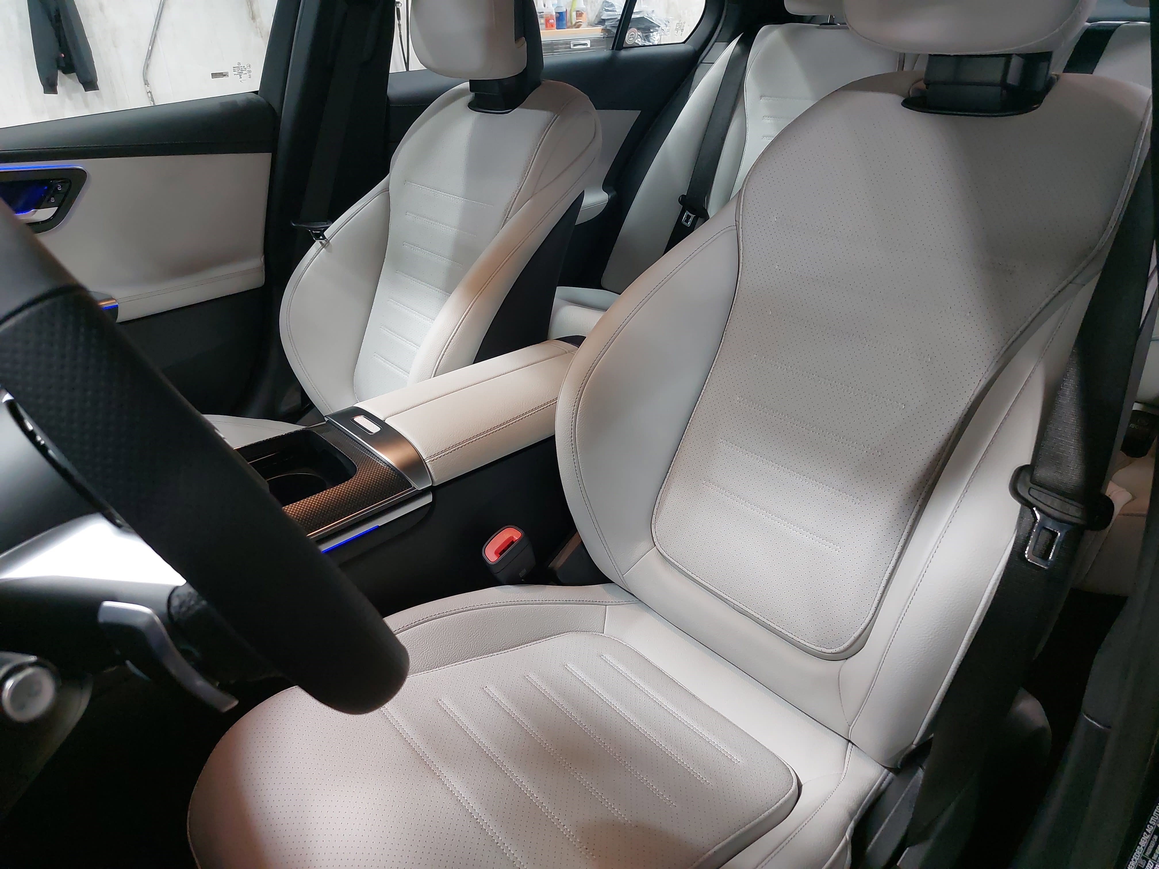 Used 2025 Mercedes-Benz C 300 Sedan image 15