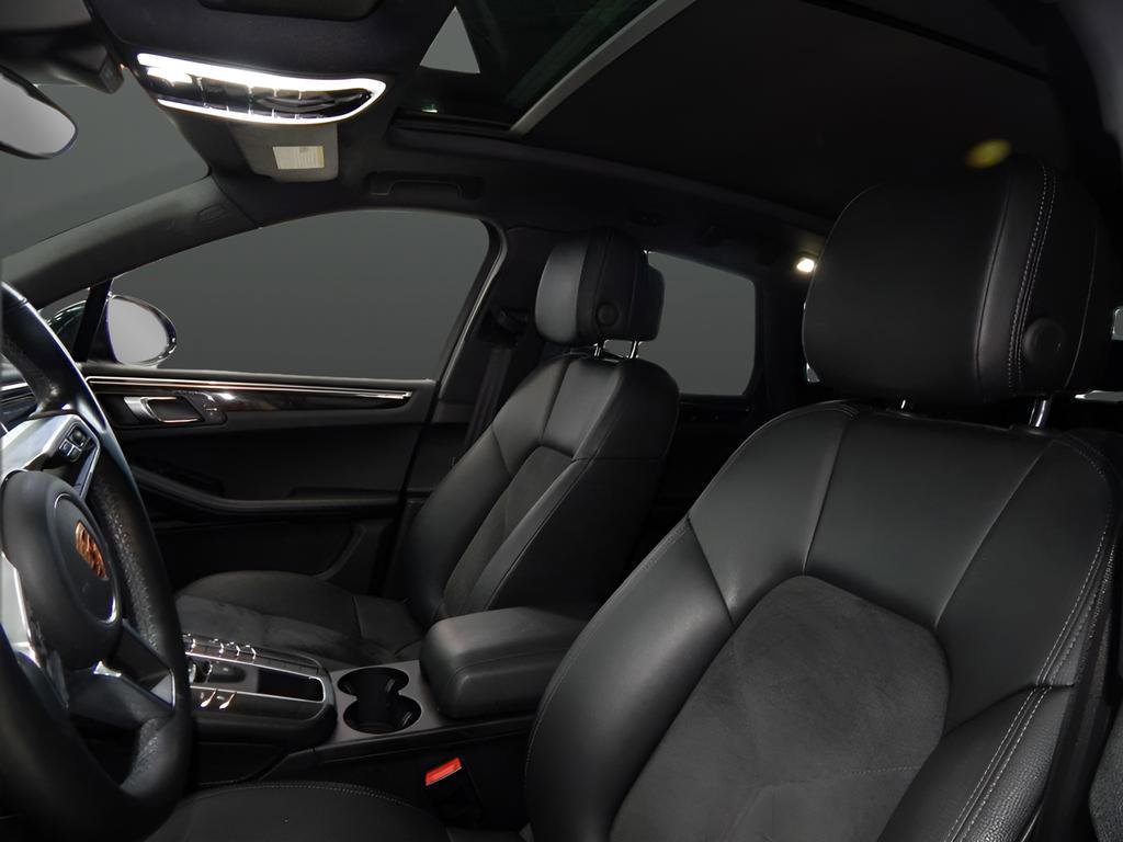 Used 2018 Porsche Macan Sport Edition image 18