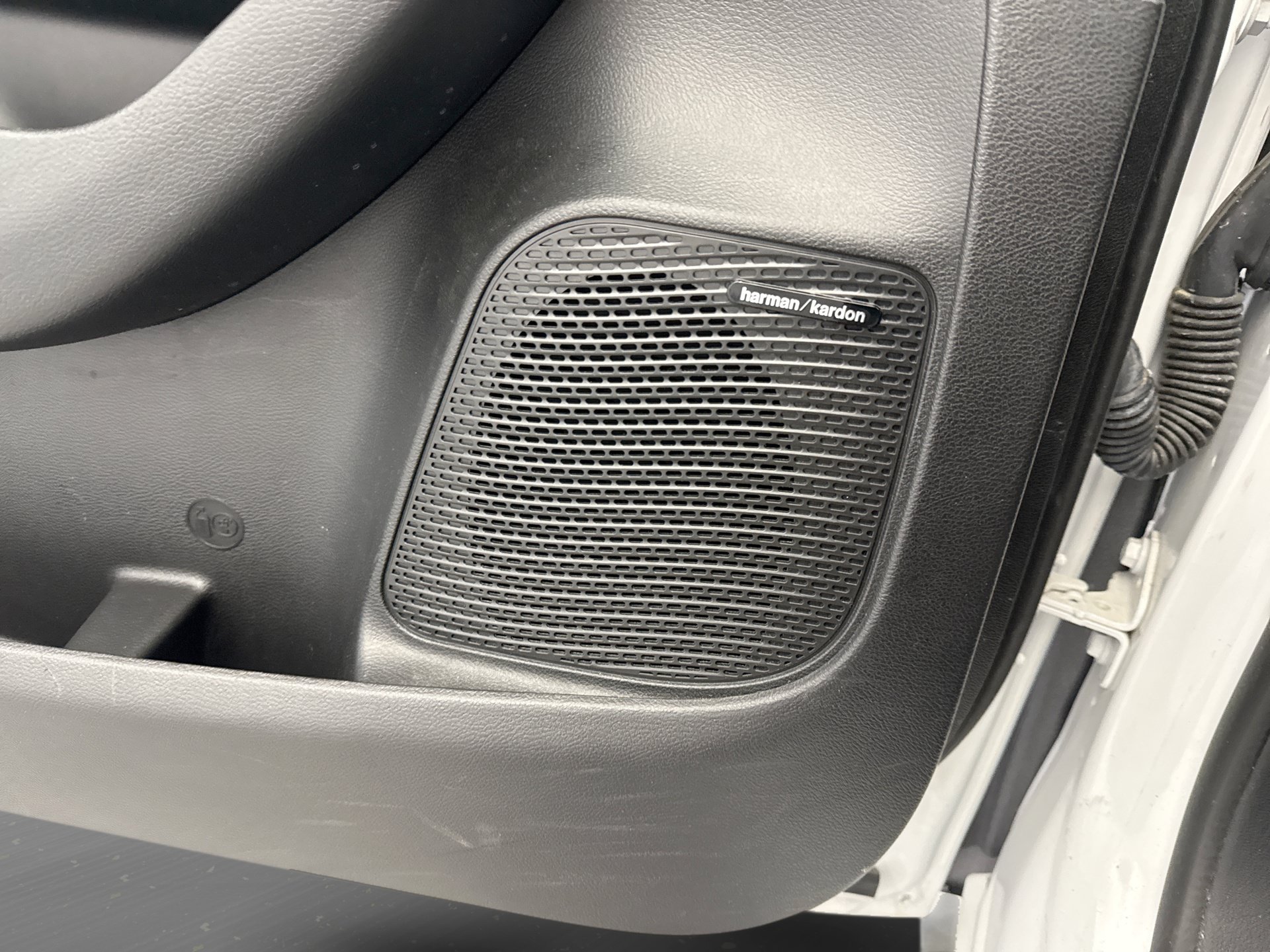 Used 2022 Chrysler Pacifica Limited w/ Uconnect Theater Family Group AWD/4WD image 17