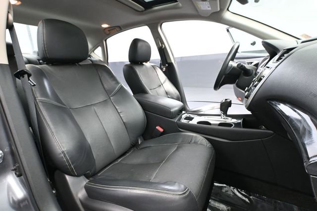 Used 2016 Nissan Altima 2.5 SL w/ Moonroof Package FWD image 45