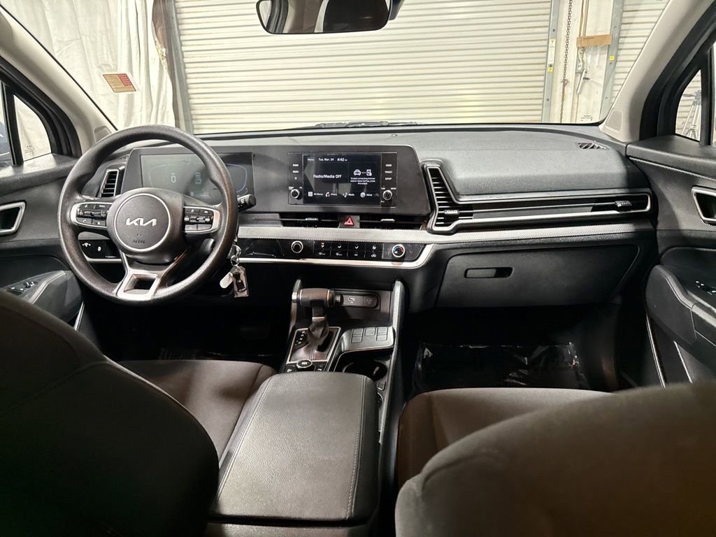 Used 2025 Kia Sportage LX image 14