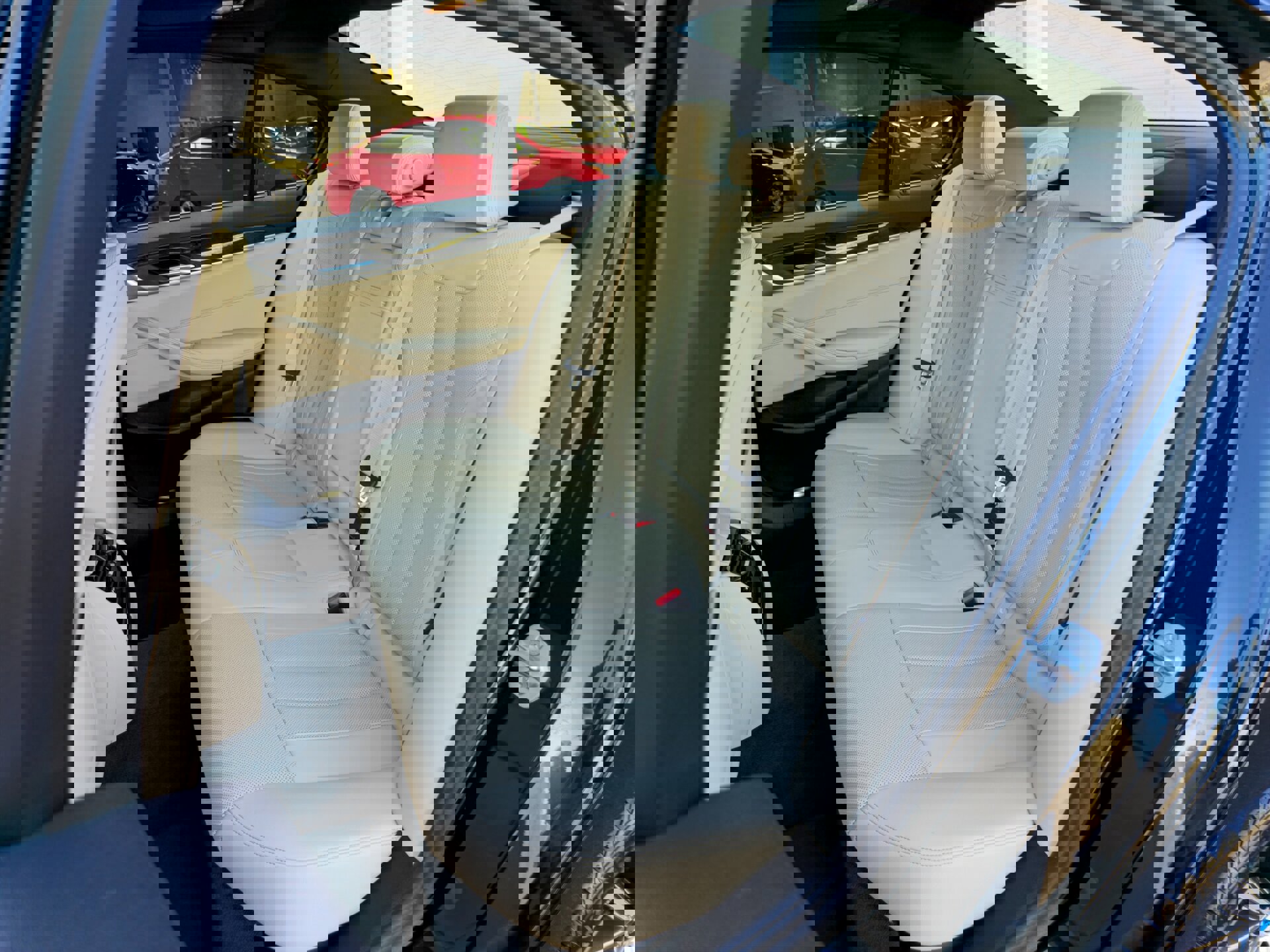 Used 2021 BMW 530e w/ Parking Assistance Package image 31