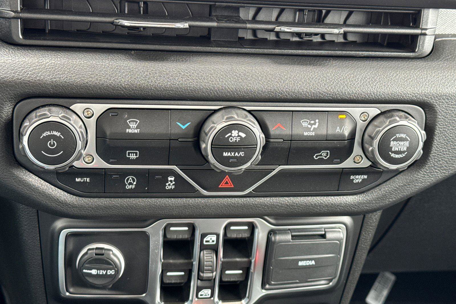 New 2025 Jeep Wrangler Sport S image 17