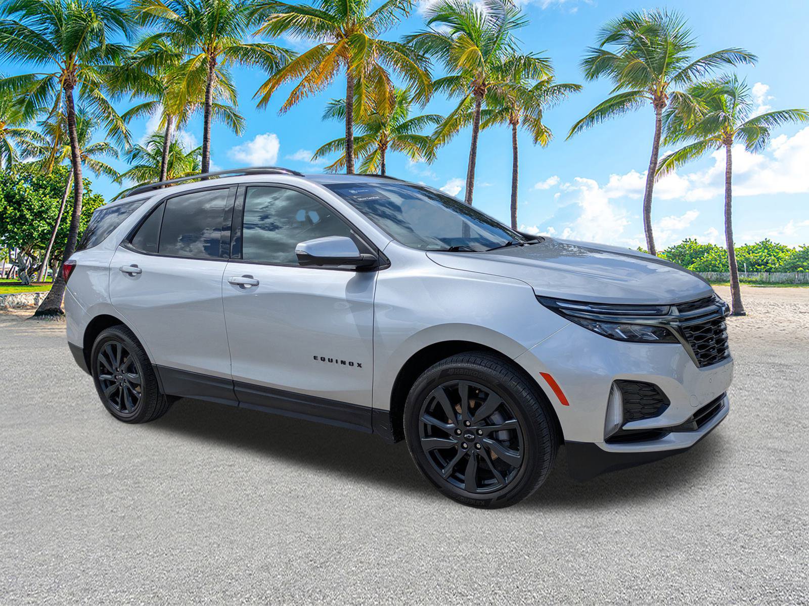 Used 2022 Chevrolet Equinox RS w/ RS Leather Package image 2