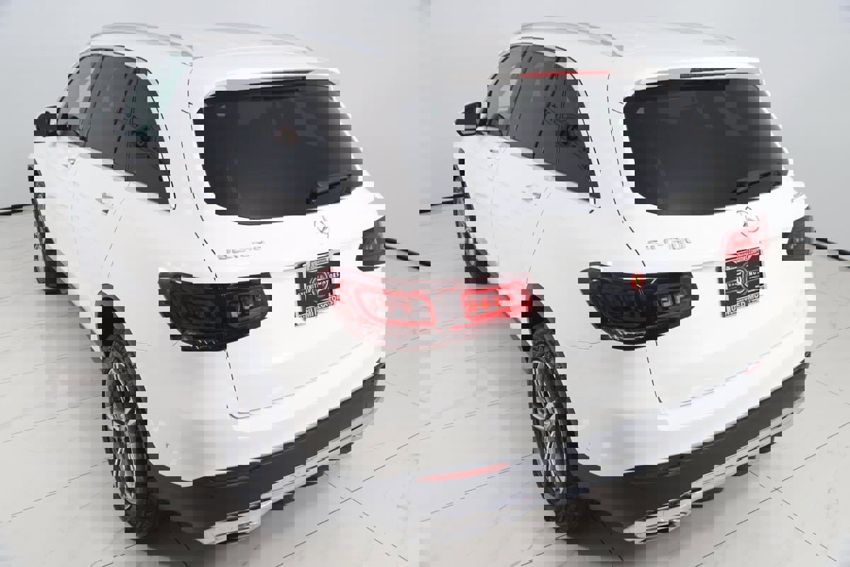 Used 2022 Mercedes-Benz GLC 300 4MATIC w/ Driver Assistance Package image 25