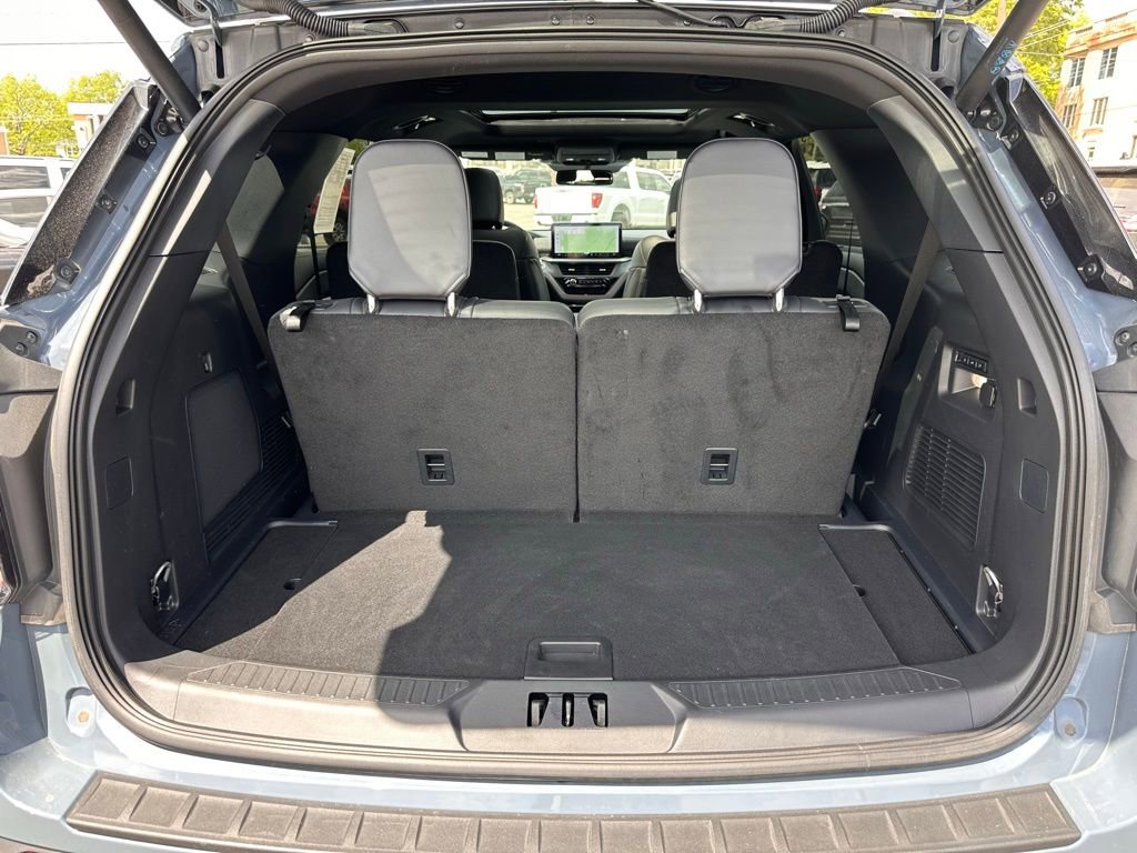 Used 2025 Ford Explorer ST AWD/4WD image 43