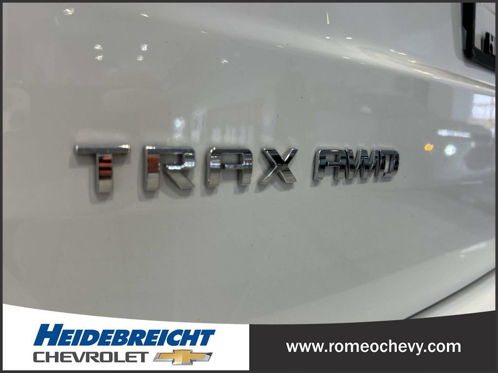 Used 2022 Chevrolet Trax LT w/ LT Convenience Package image 33