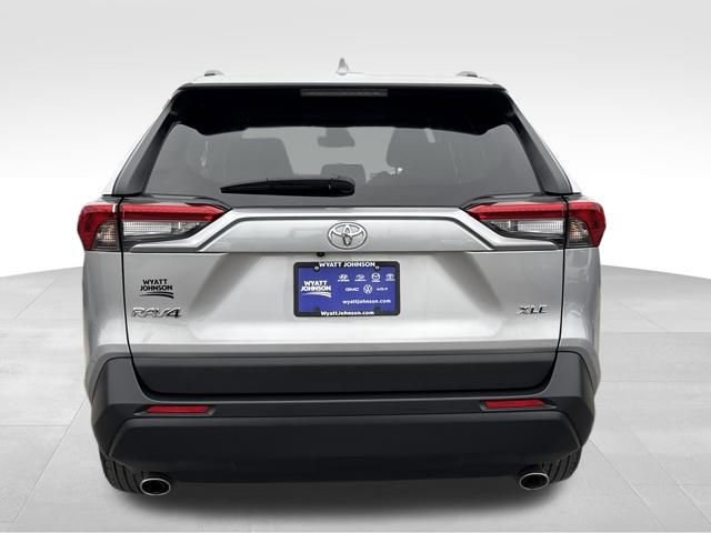 Used 2024 Toyota RAV4 XLE image 4