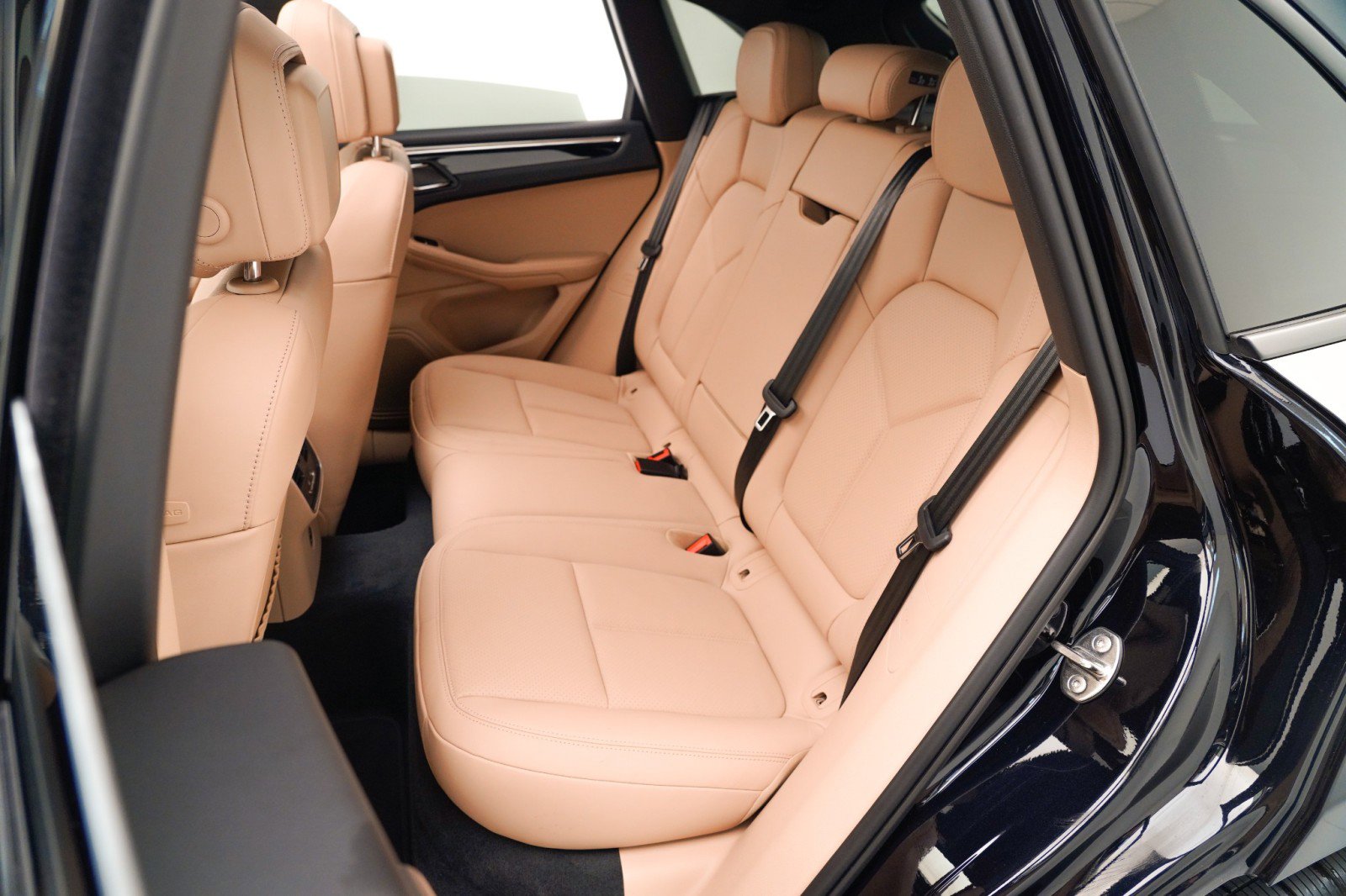 New 2026 Porsche Macan image 32