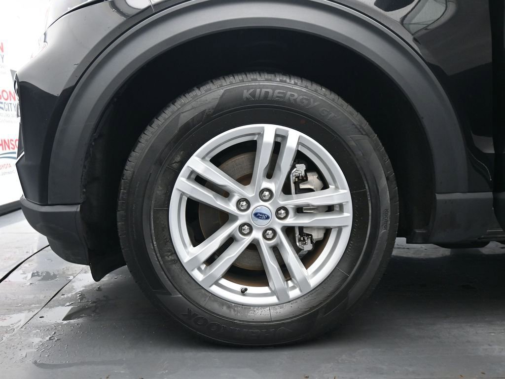 Used 2023 Ford Explorer XLT w/ Equipment Group 202A image 13