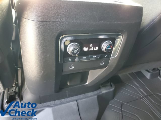 Used 2023 Chevrolet Suburban Premier w/ Premium Package RWD image 16