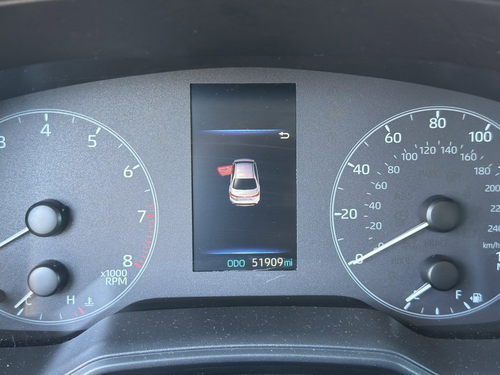 Used 2024 Toyota Corolla LE image 3