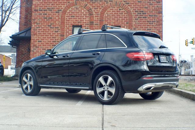 Used 2017 Mercedes-Benz GLC 300 4MATIC image 7
