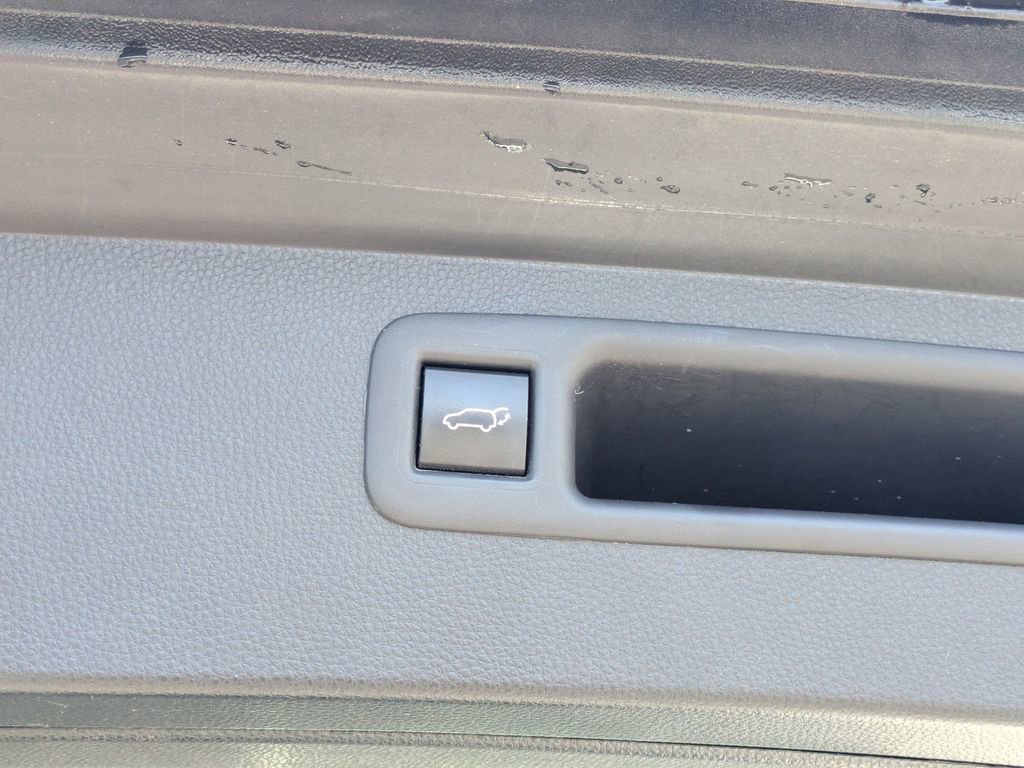 Used 2022 Toyota Highlander XLE image 12