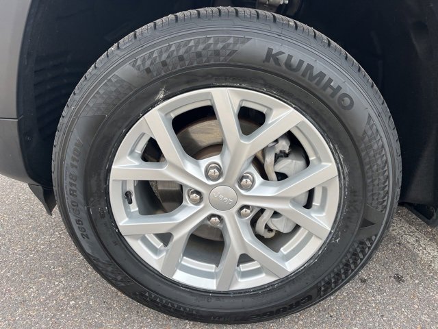 Used 2024 Jeep Grand Cherokee Limited image 9