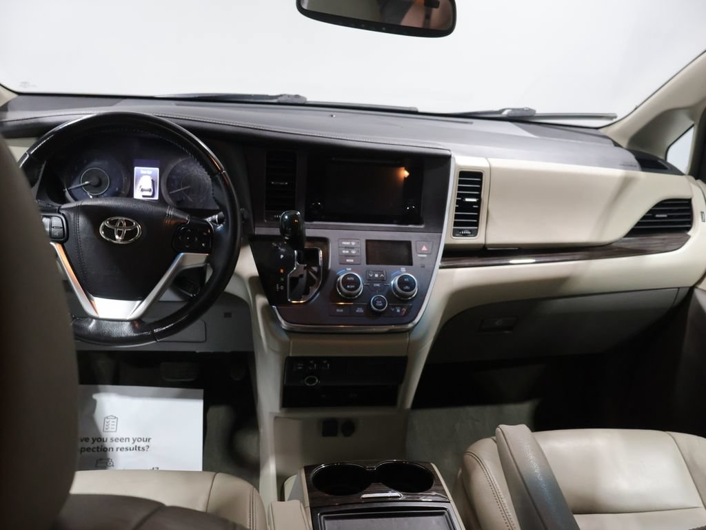 Used 2025 Hyundai Santa Fe Calligraphy AWD/4WD image 17