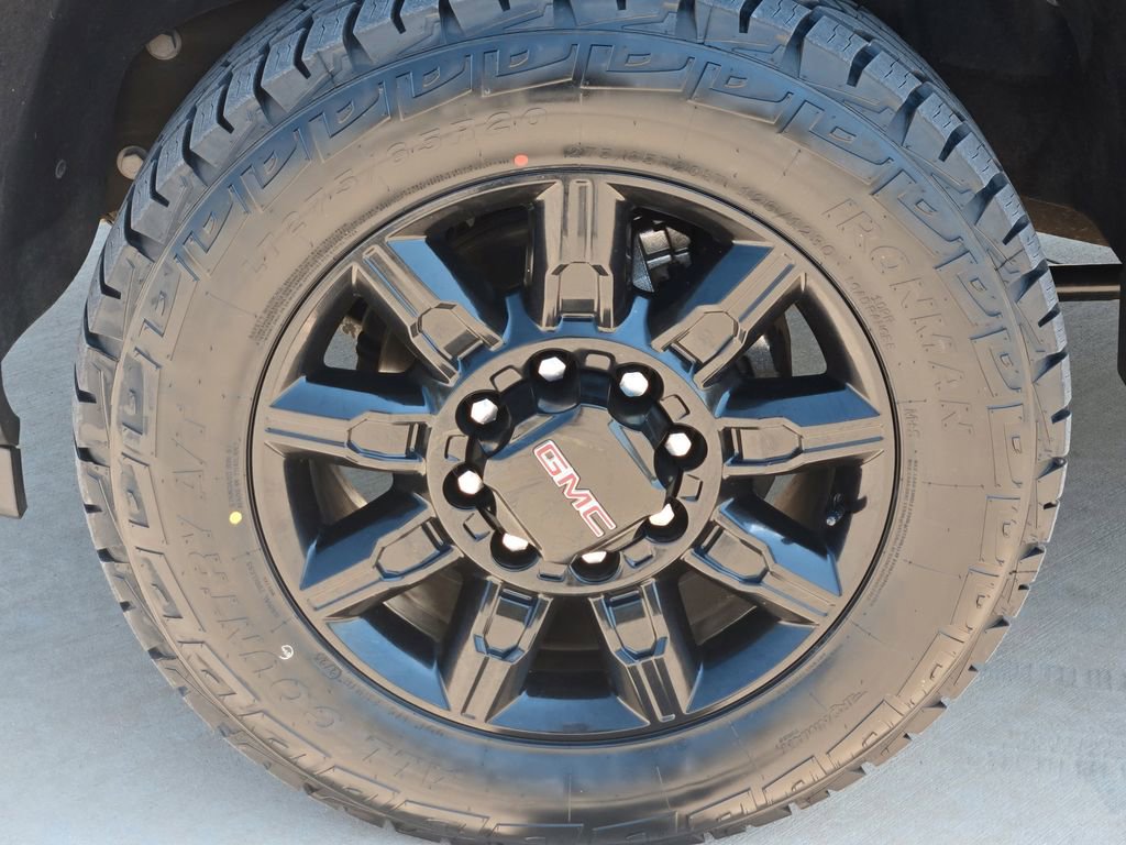 Used 2024 GMC Sierra 2500 AT4 w/ AT4 Premium Plus Package AWD/4WD image 9