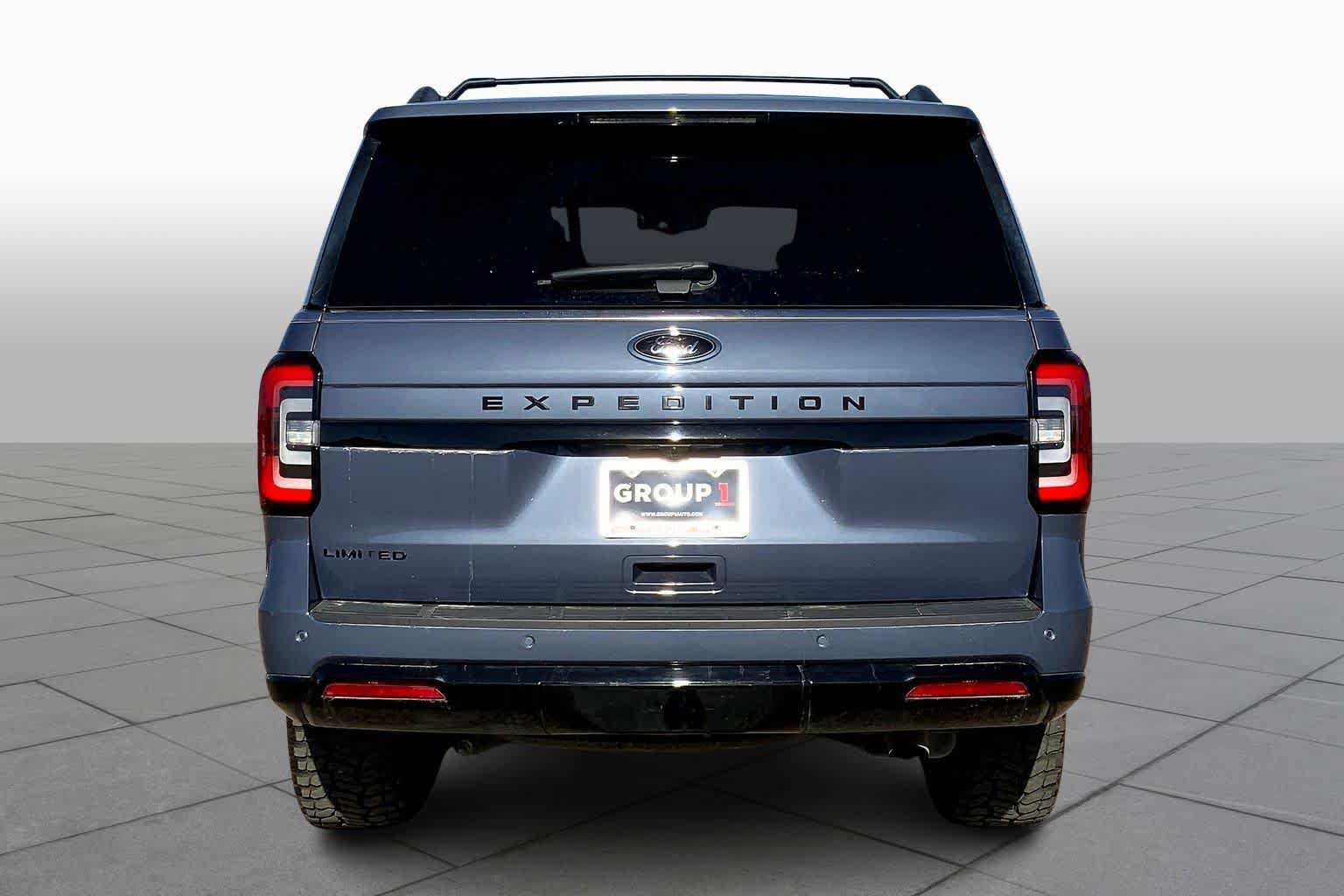 Used 2023 Ford Expedition Limited AWD/4WD image 5