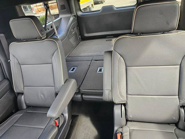 New 2026 GMC Yukon XL Elevation w/ Elevation Premium Package AWD/4WD image 18