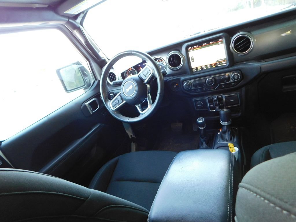 Used 2019 Jeep Wrangler Unlimited Sahara AWD/4WD image 6