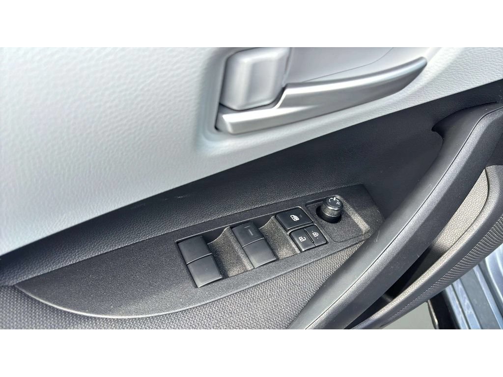 Used 2026 Toyota Corolla SE FWD image 18
