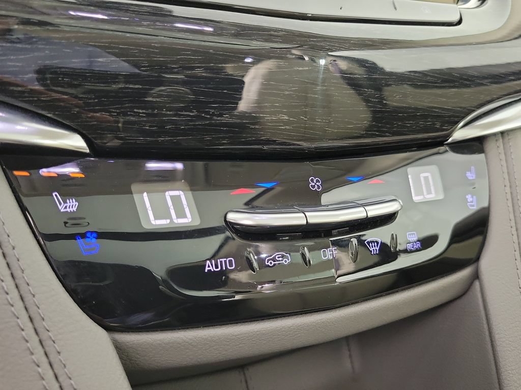Used 2021 Cadillac XT6 Premium Luxury FWD image 29