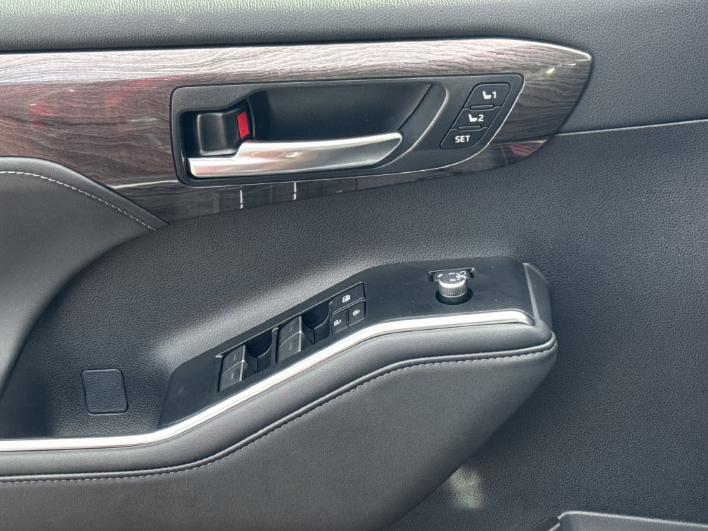 New 2026 Toyota Highlander Limited AWD/4WD image 33