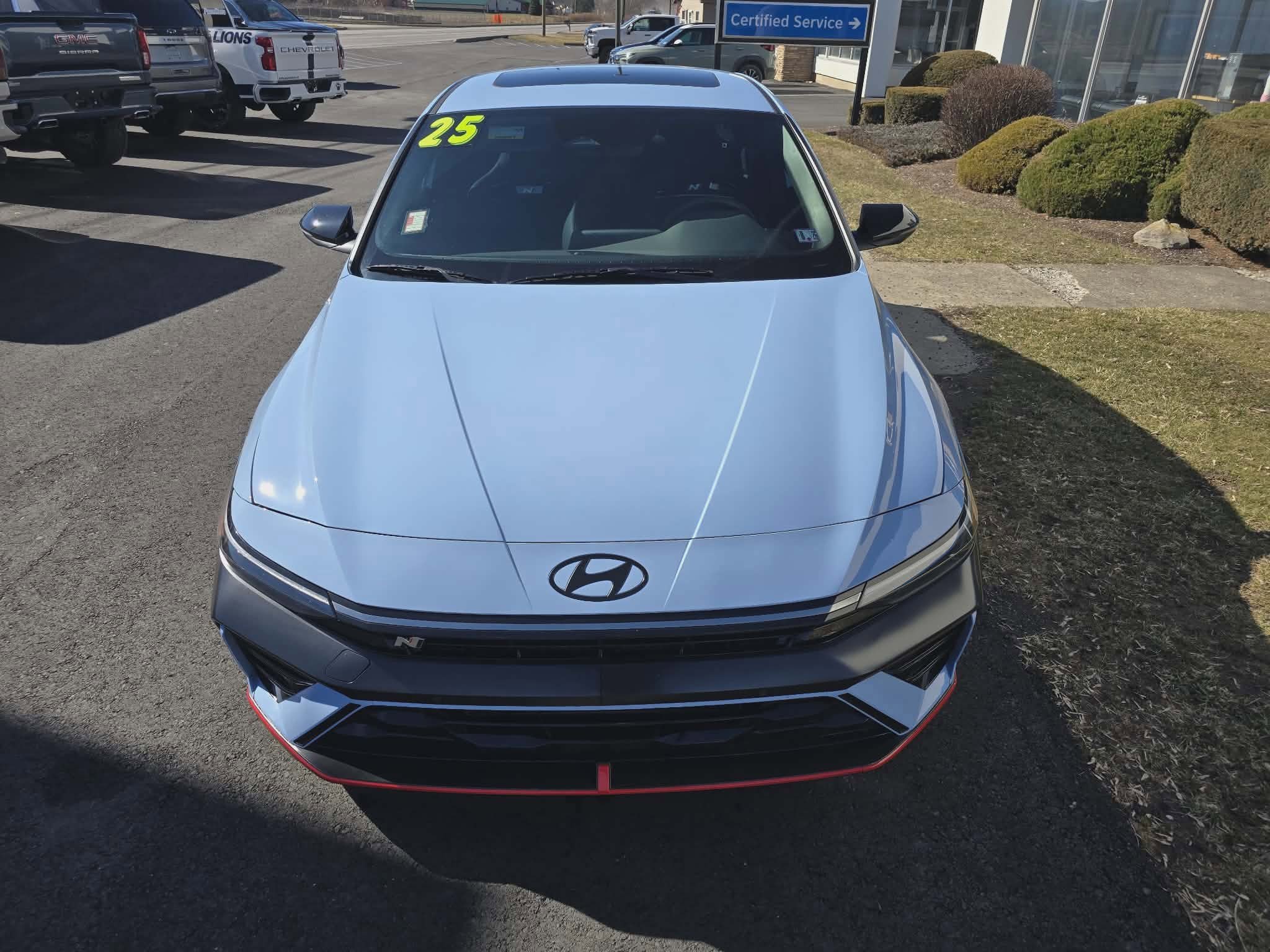 Used 2025 Hyundai Elantra N Base image 9