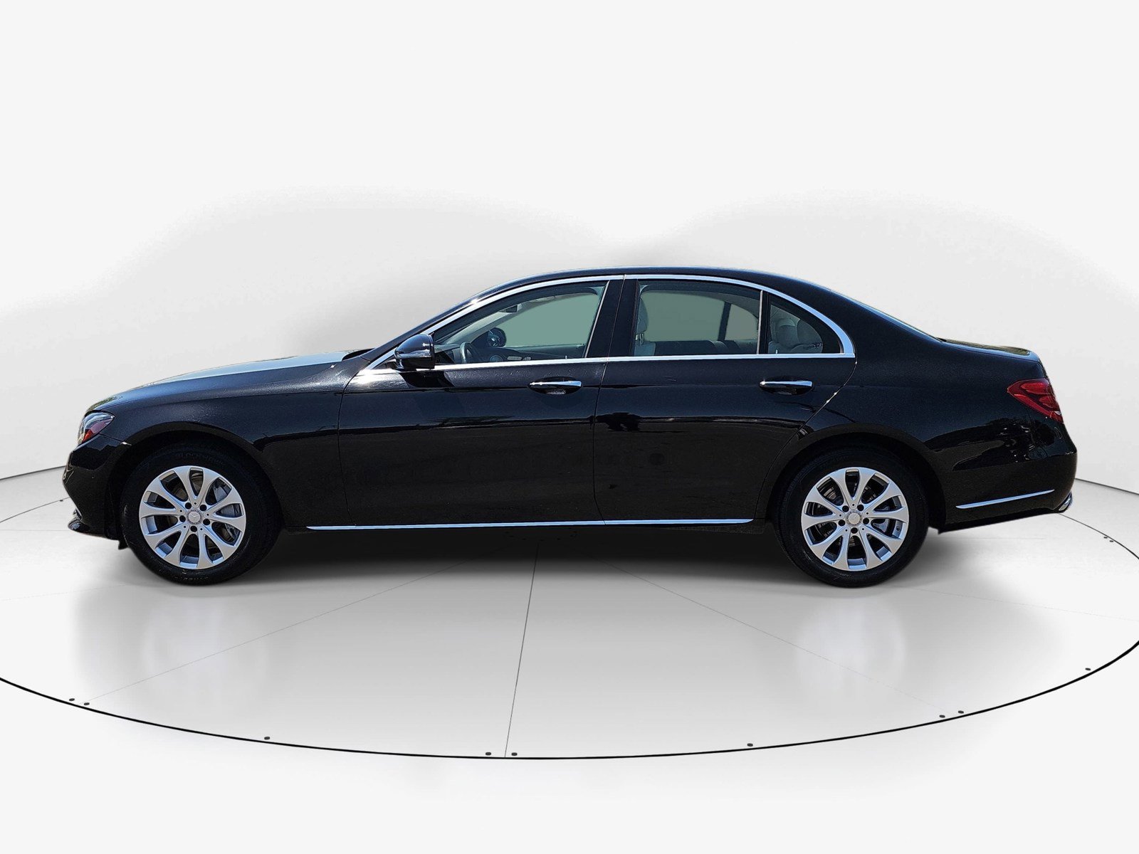 Used 2017 Mercedes-Benz E 300 image 6