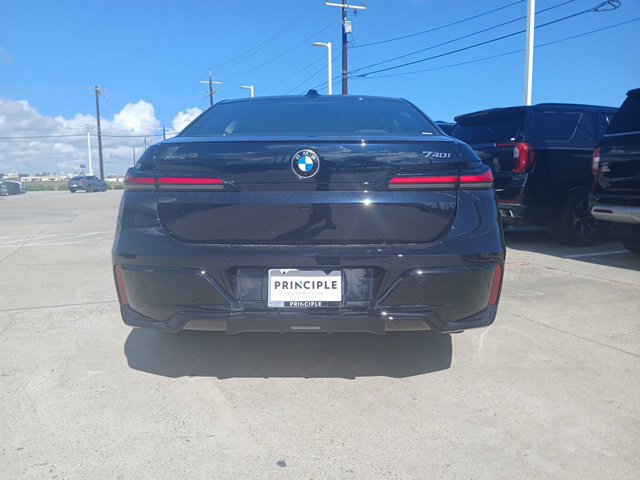 New 2026 BMW 740i xDrive AWD/4WD image 8