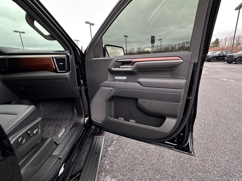 Certified 2025 GMC Sierra 1500 Denali w/ Denali Reserve Package AWD/4WD image 14